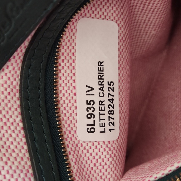 Beautiful NWOT Hunter Green Dooney & Bourke Letter Carrier & Wallet Set 🌲 - Picture 10 of 16